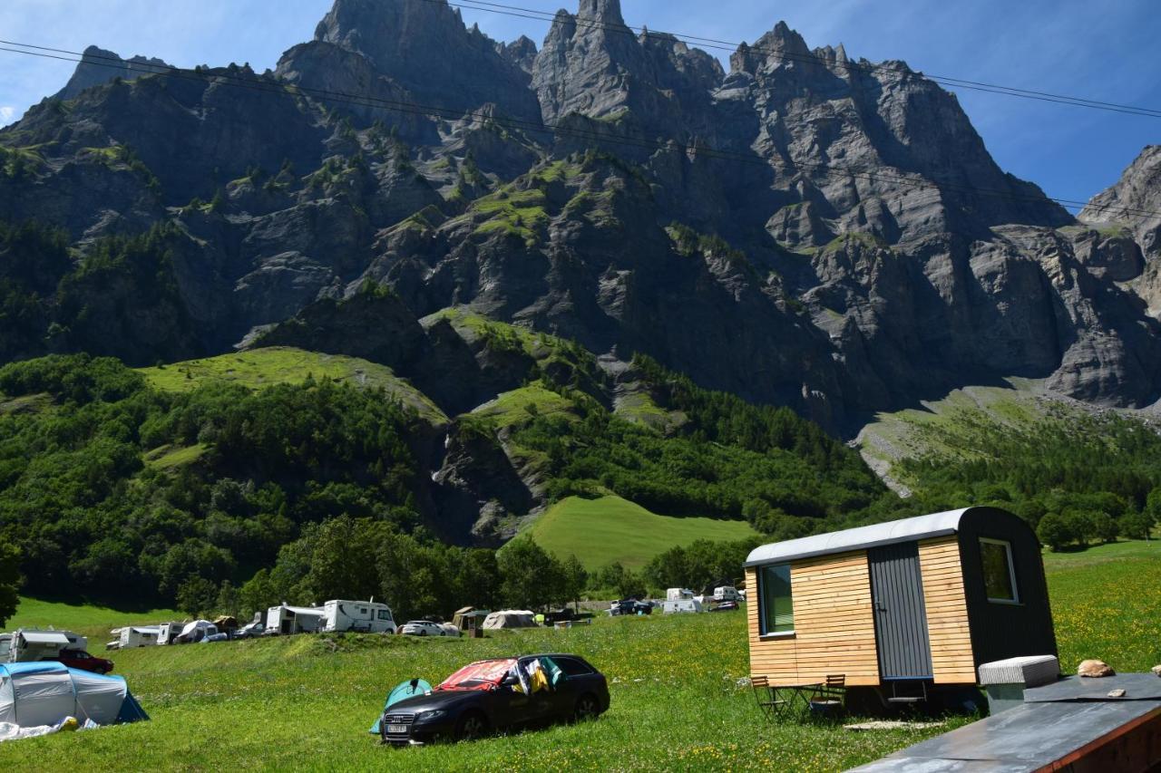 Campingplatz Mit Restaurant & Sportarena Лейкербад Екстер'єр фото
